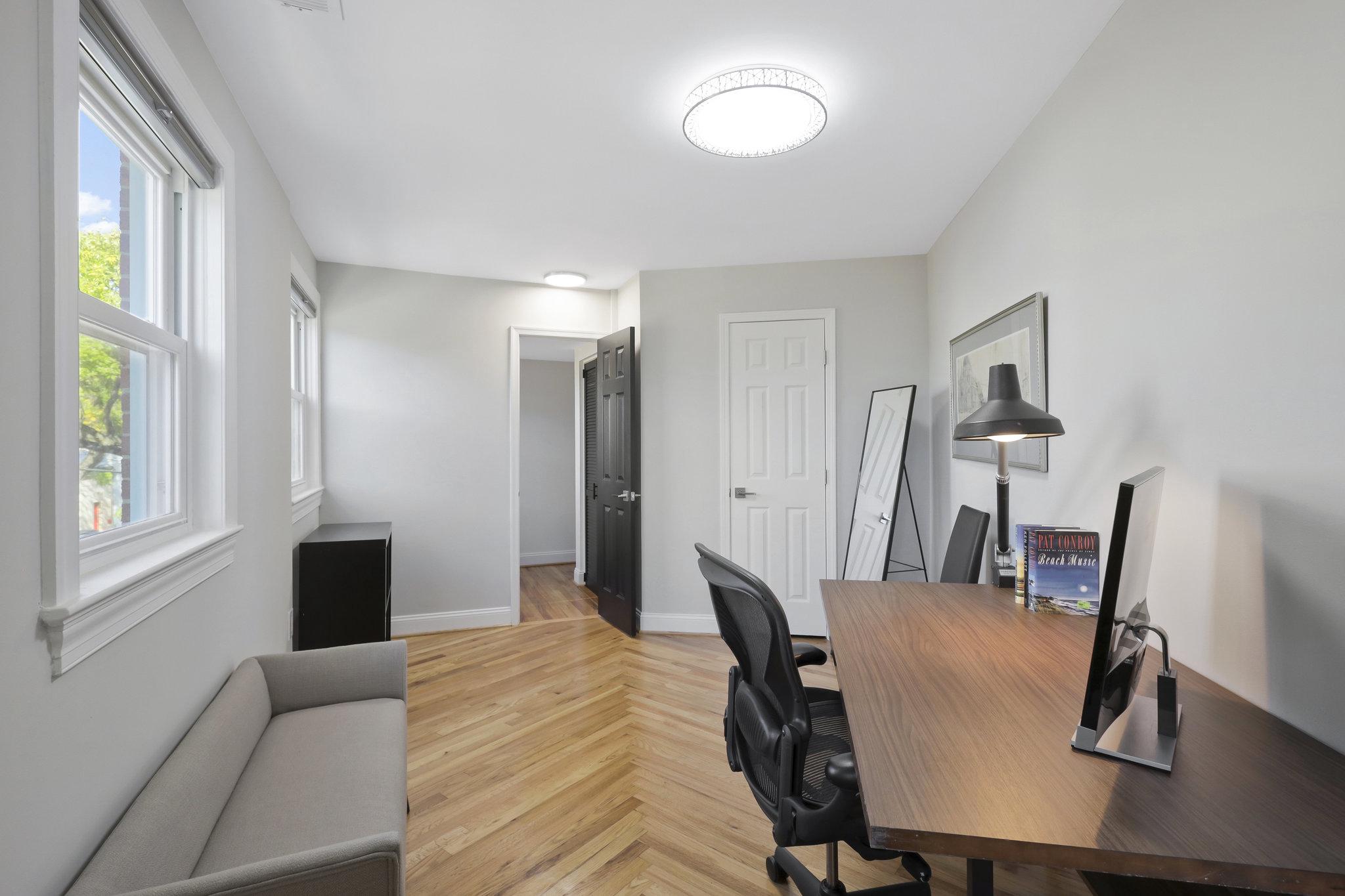 116 Commerce Street Alexandria, VA 22314 - Photo 12 of 50 Bright bedroom or office retreat.