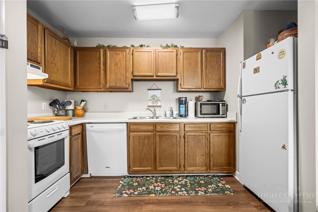301 Pinnacle Inn Road, Unit 1313 Beech Mountain, NC 28604 - Photo 10 of 24