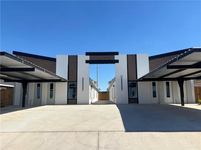 a house view with a outdoor space