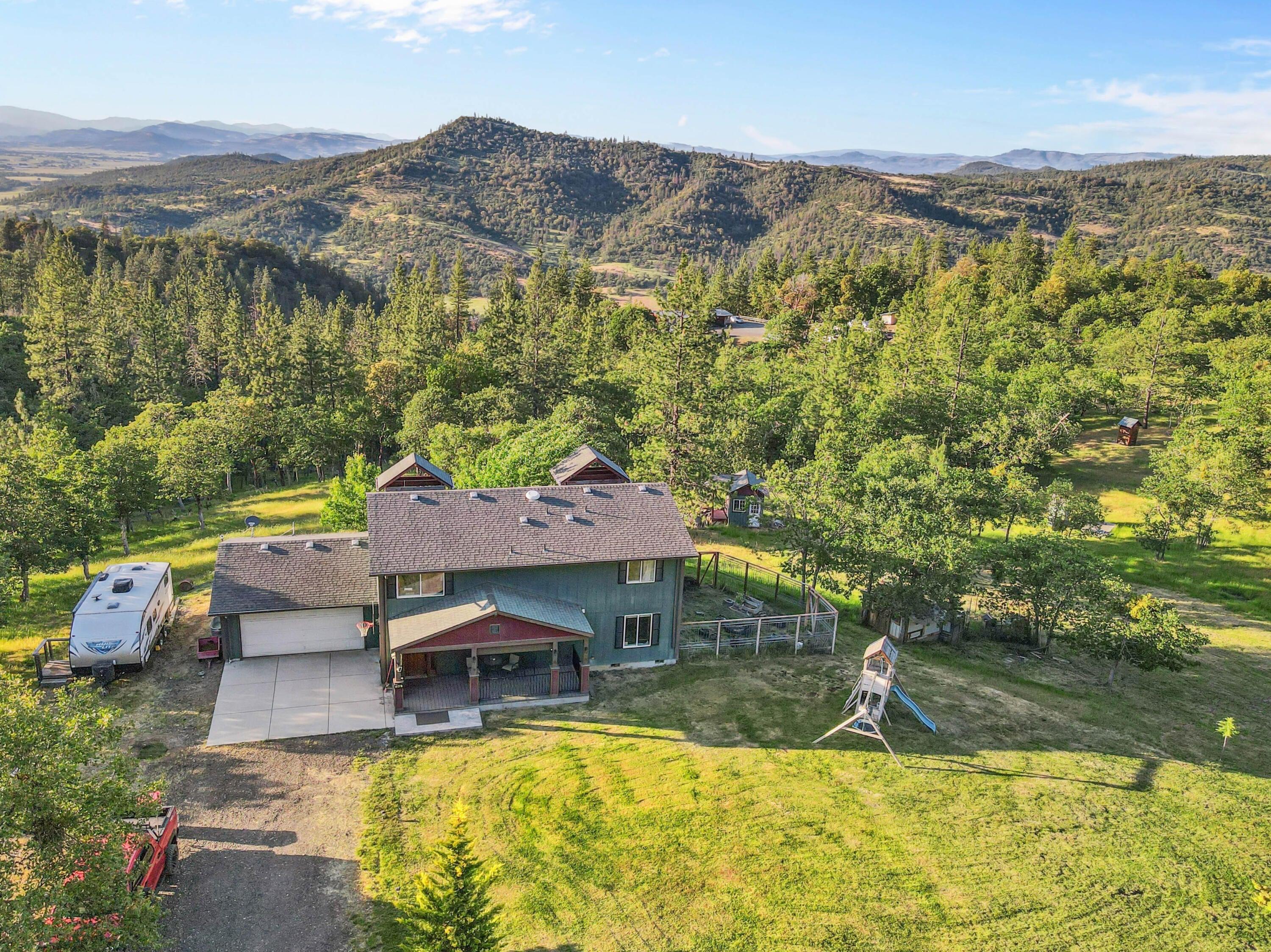 448 Wren Ridge Drive Eagle Point, OR 97524 - Photo 40 of 45 dji_fly_20250528_191224_602_174848475975