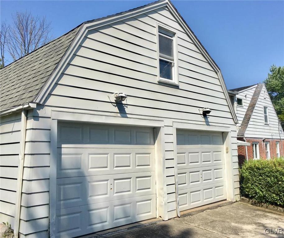 732 Locke Heights Road Bangor, PA 18013 - Photo 3 of 15 Gallery Image 3