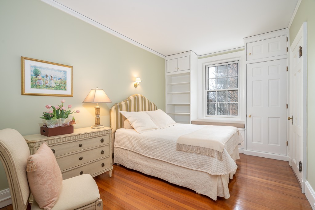 112 Pinckney Street, Unit 33 Boston, MA 02114 - Photo 13 of 21