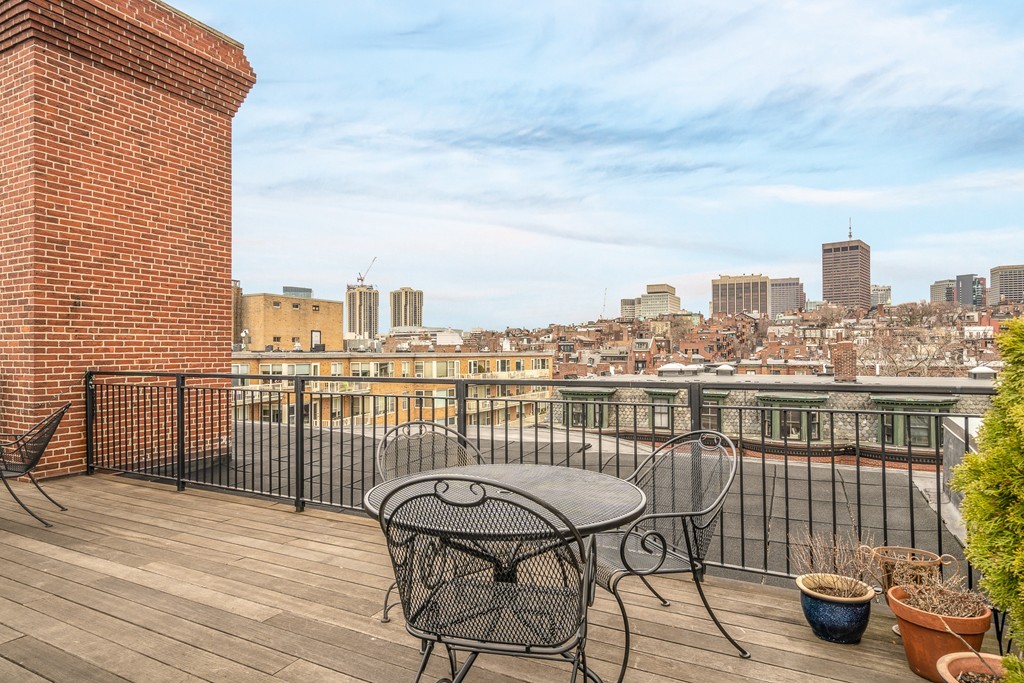 112 Pinckney Street, Unit 33 Boston, MA 02114 - Photo 18 of 21