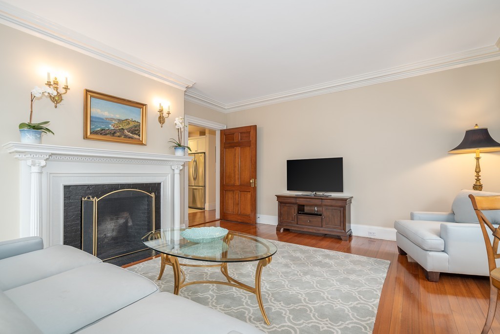 112 Pinckney Street, Unit 33 Boston, MA 02114 - Photo 7 of 21