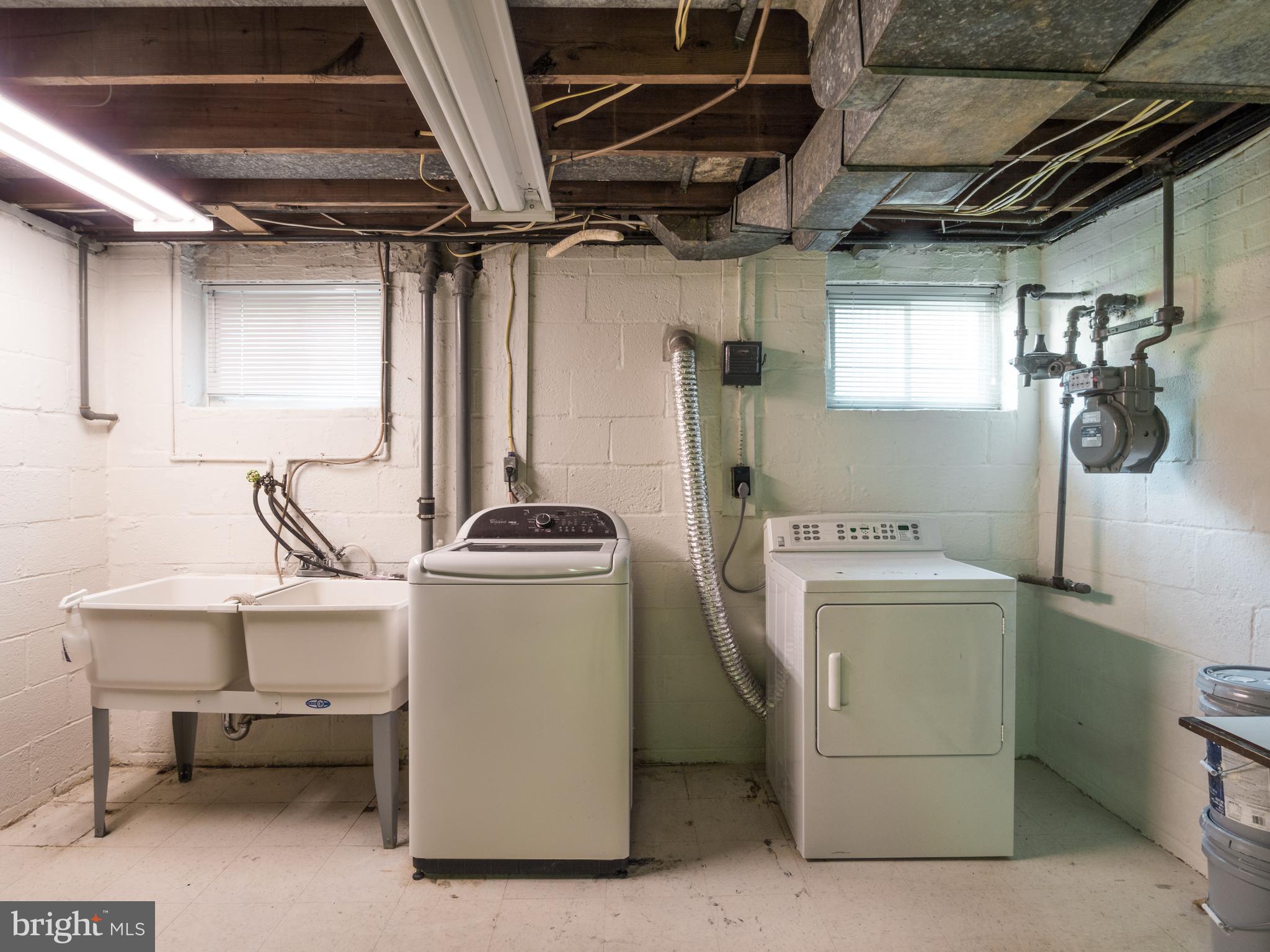 1512 Vivian Court Silver Spring, MD 20902 - Photo 33 of 33 LL Laundry area