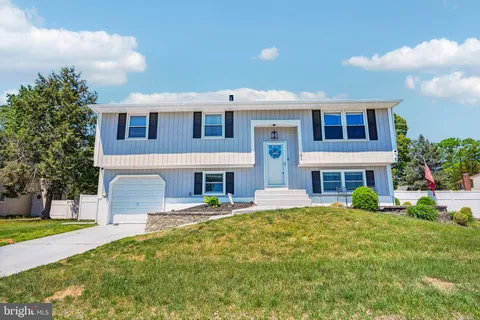 $415,000 | 205 Wrexham Court, Woodbury, NJ 08096