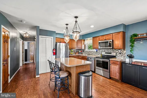 $415,000 | 205 Wrexham Court, Woodbury, NJ 08096