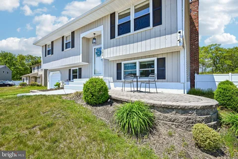$415,000 | 205 Wrexham Court, Woodbury, NJ 08096