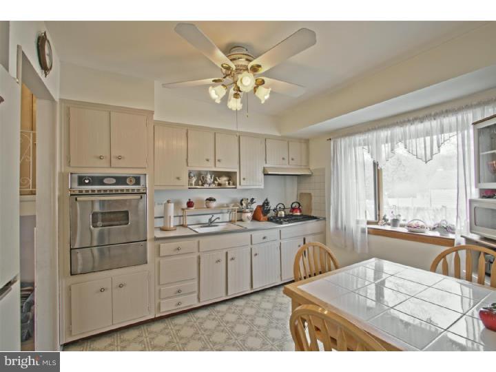 858 Estates Boulevard Hamilton, NJ 08690 - Photo 7 of 24