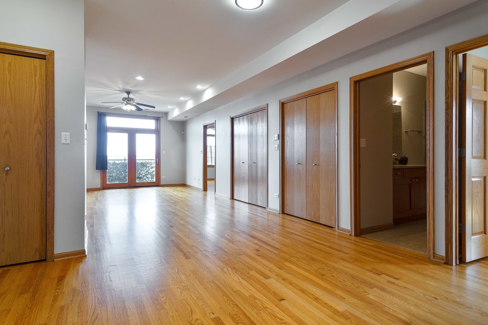 641 East Pershing Road, Unit 301 Chicago, IL 60653 - Photo 7 of 18 Gallery Image 7