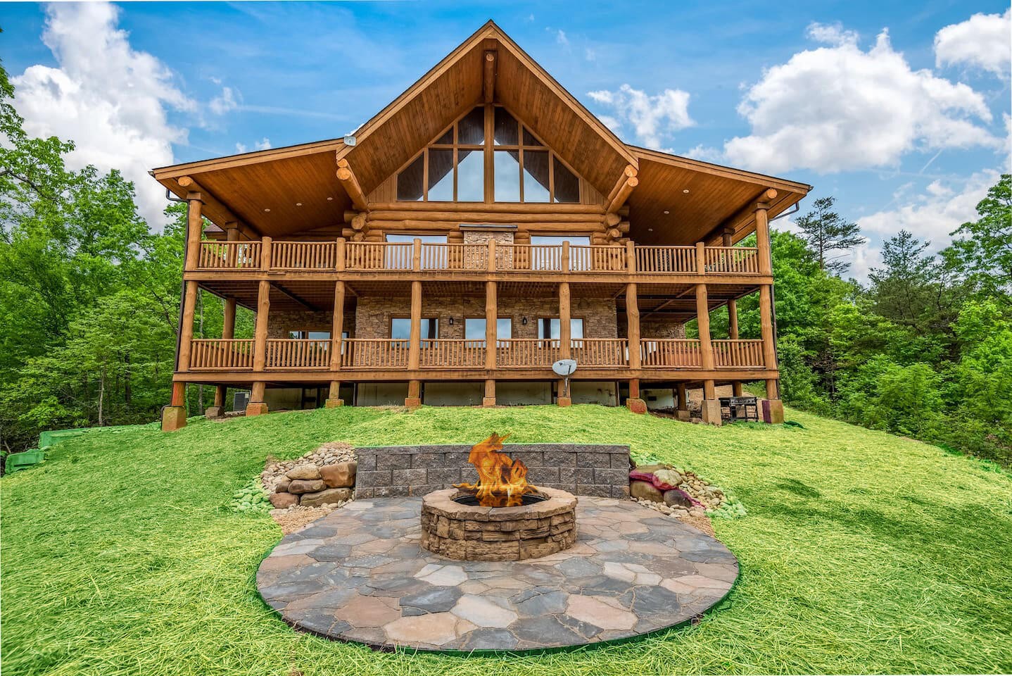 618 Big Bear Ridge Road Gatlinburg, TN 37738 - Photo 1 of 58
