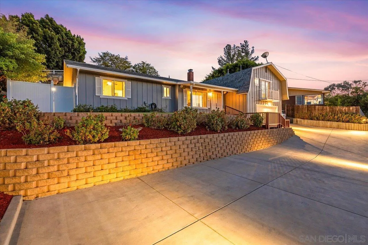 9319 Westhill Road Lakeside, CA 92040 - Photo 6 of 45 Gallery Image 6