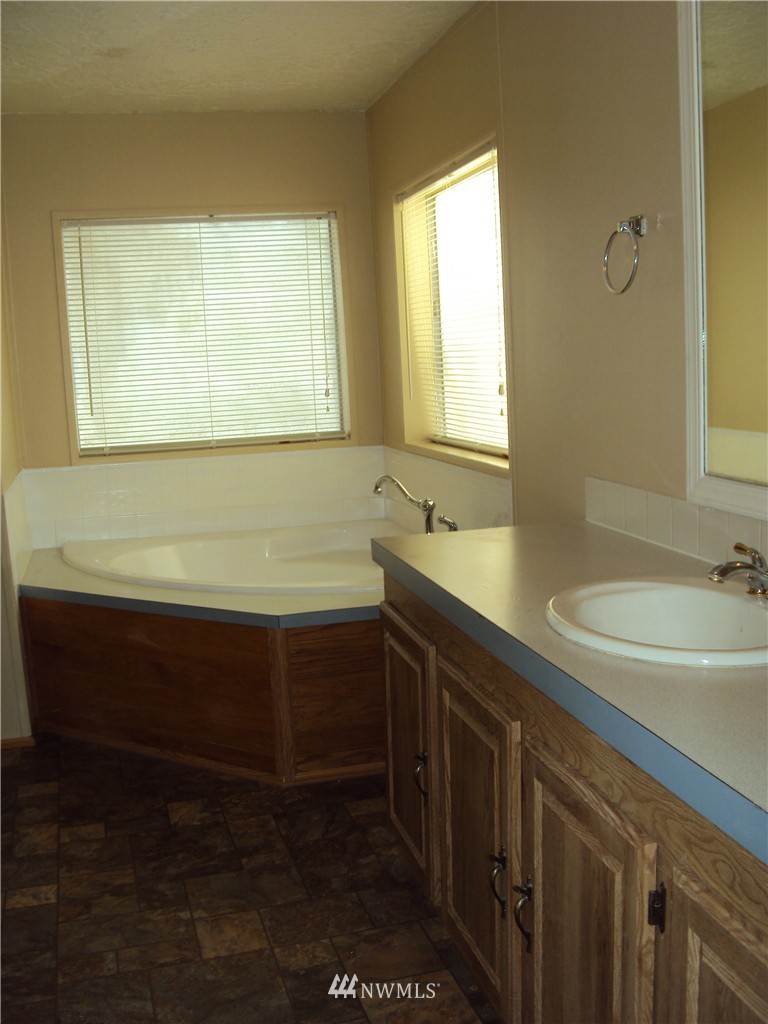38117 Allen Road South Roy, WA 98580 - Photo 21 of 23