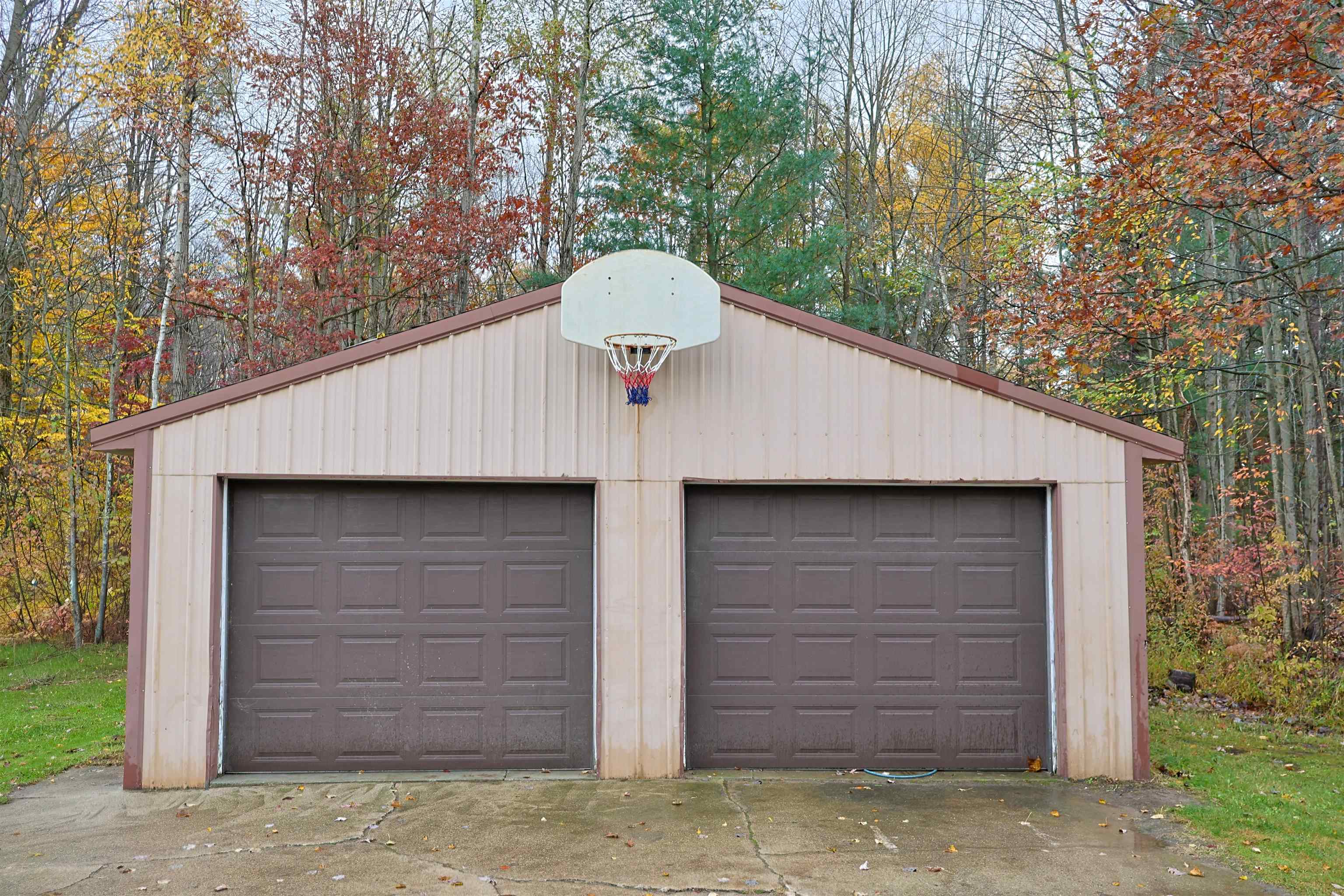 3805 South Chippewa Road Mount Pleasant, MI 48858 - Photo 5 of 30 1939858-1bd433a7-a282-48fa-aac3-89237743bd47.JPG