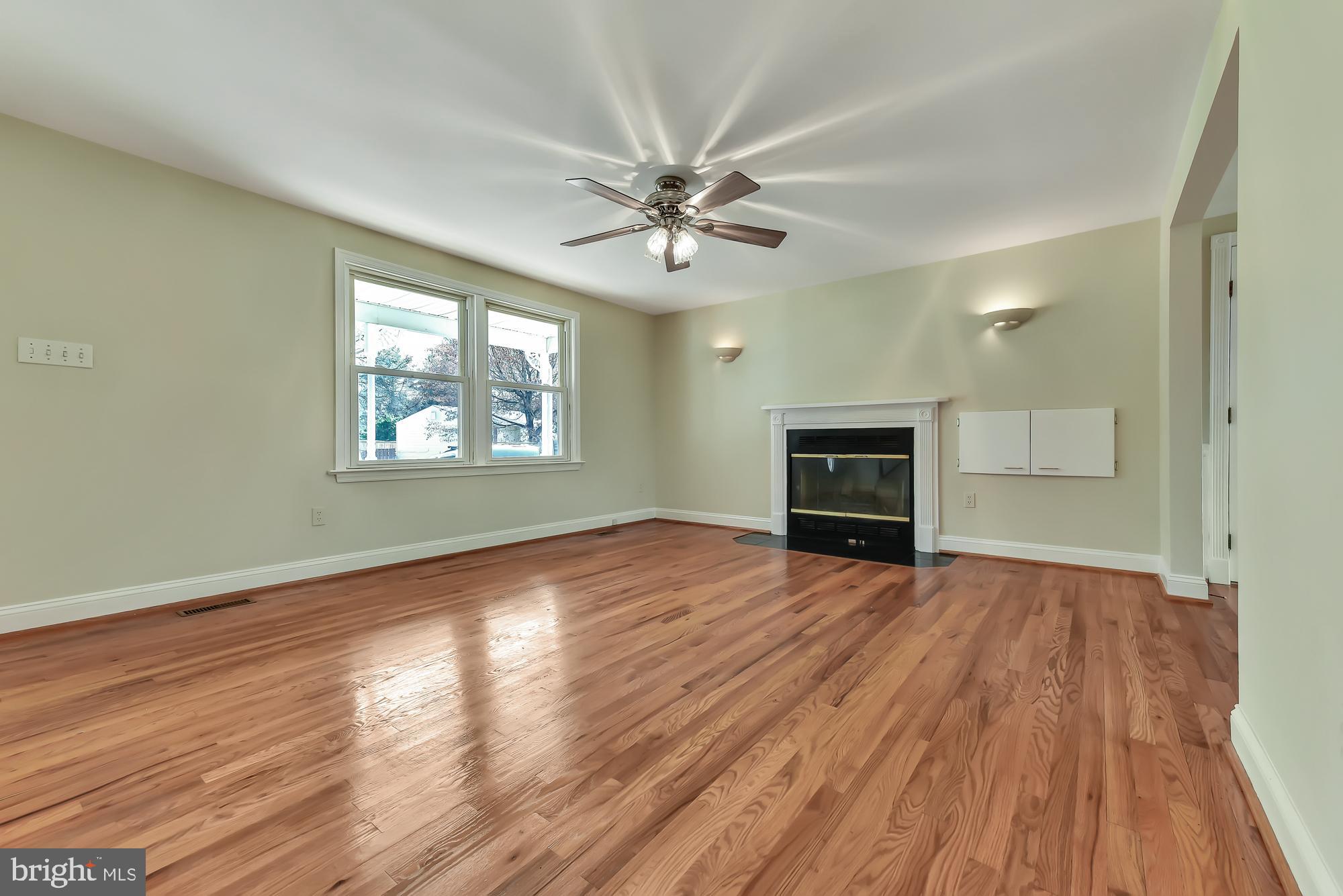 19052 Staleybridge Road Germantown, MD 20876 - Photo 19 of 49 Wood burning fireplace