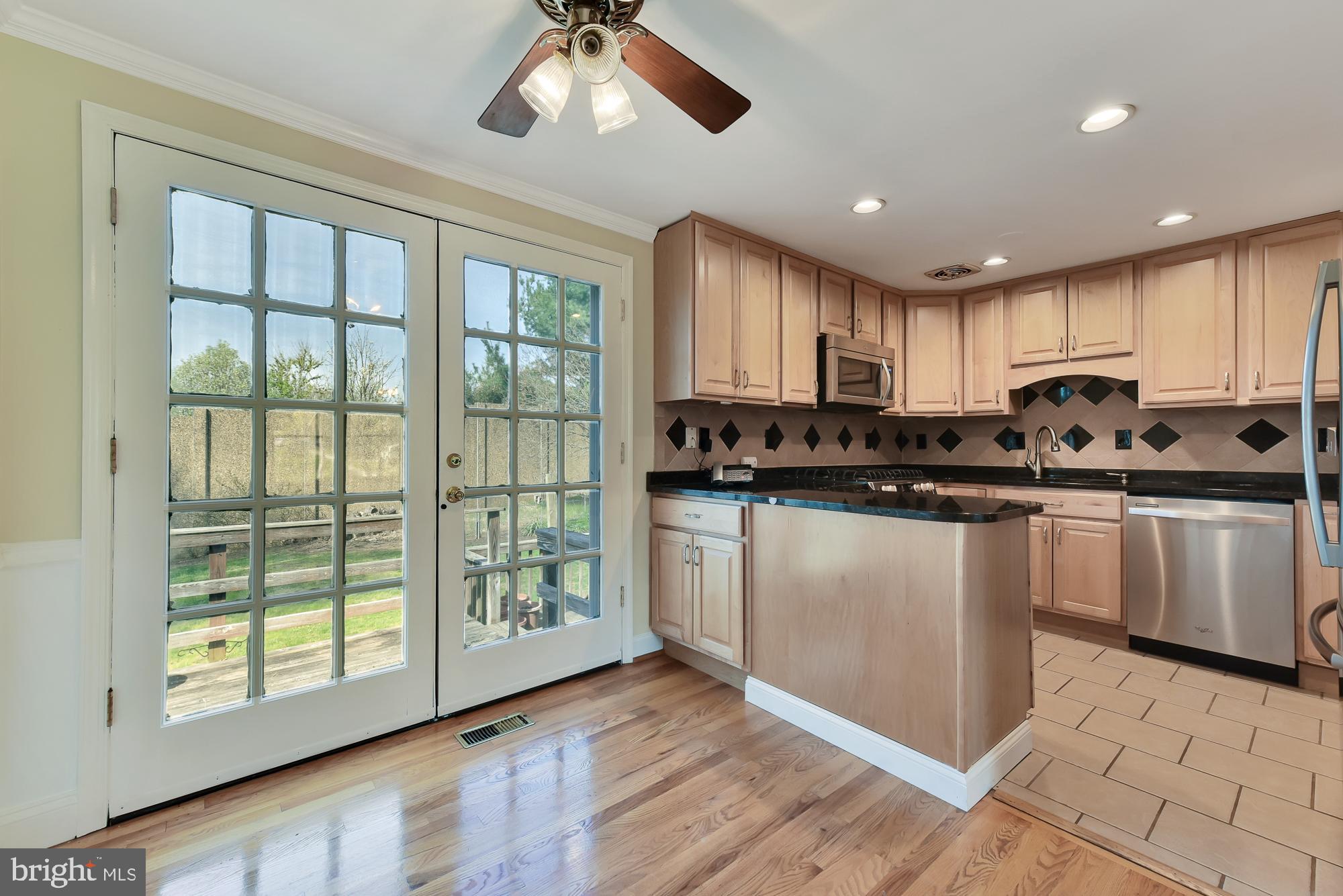 19052 Staleybridge Road Germantown, MD 20876 - Photo 23 of 49 Custom tile work