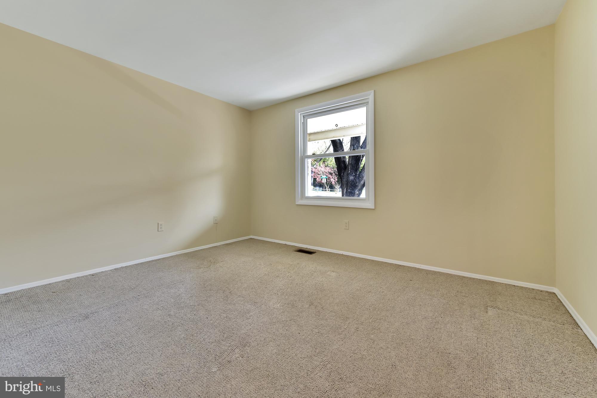 19052 Staleybridge Road Germantown, MD 20876 - Photo 29 of 49 First floor bedroom #2