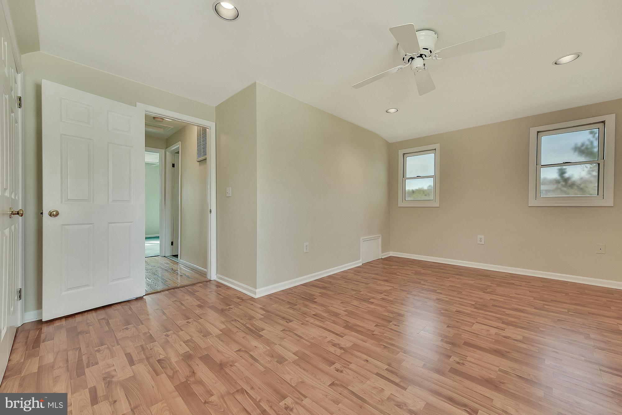19052 Staleybridge Road Germantown, MD 20876 - Photo 32 of 49 Upper level bedroom #3