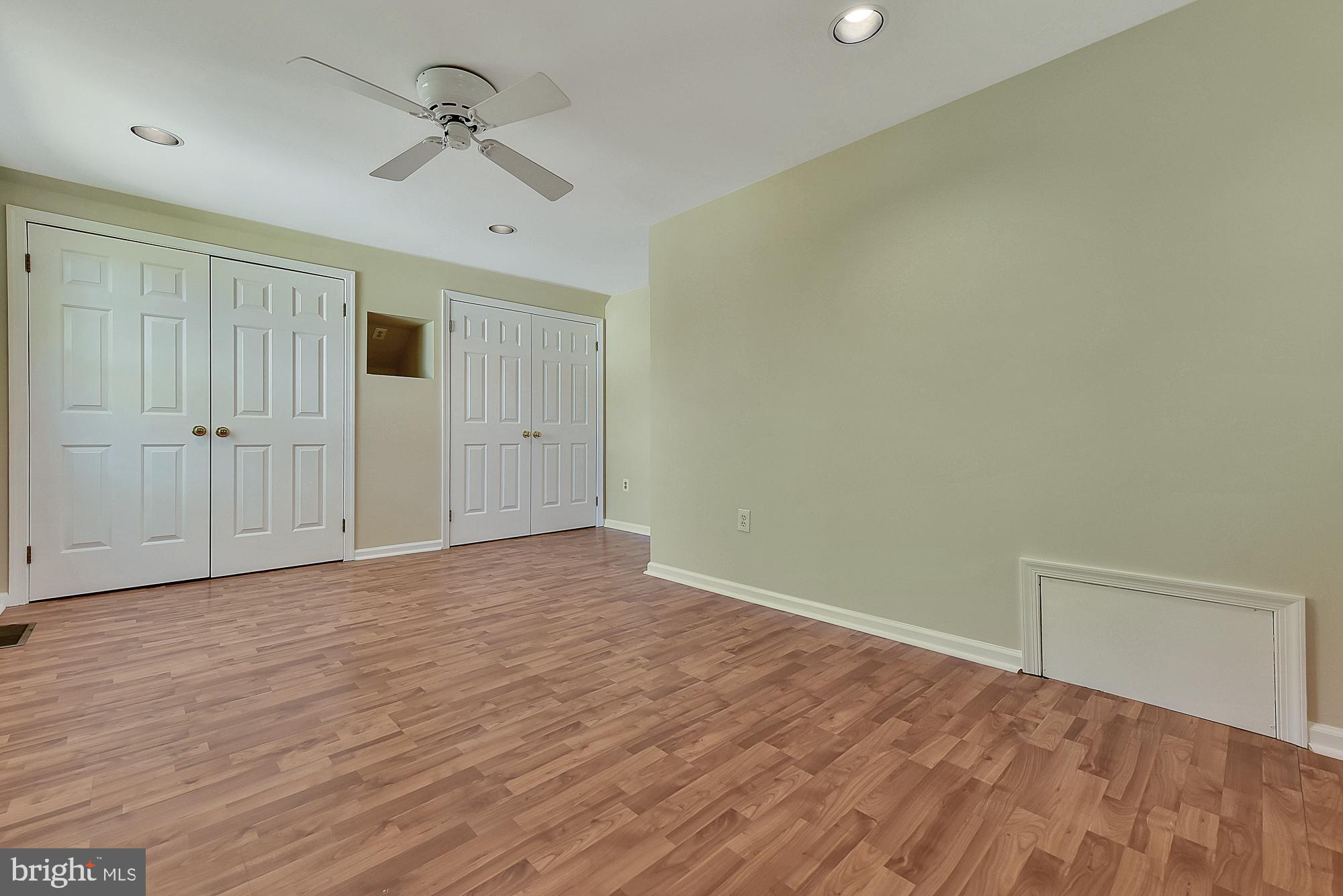 19052 Staleybridge Road Germantown, MD 20876 - Photo 33 of 49 Upper level bedroom #3