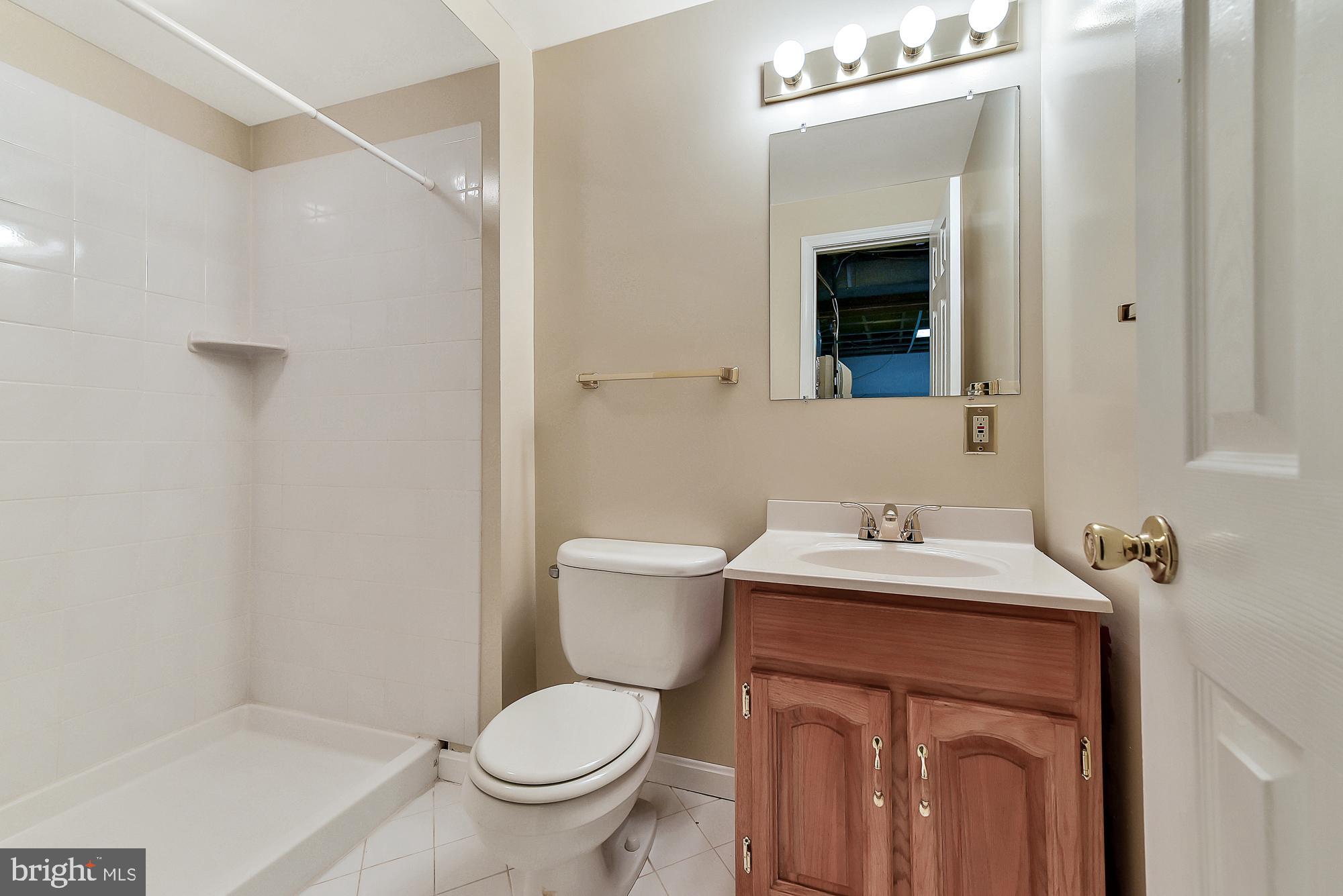 19052 Staleybridge Road Germantown, MD 20876 - Photo 43 of 49 Lower level full bath