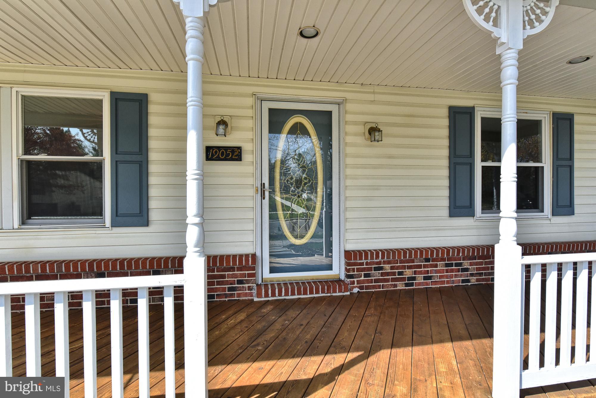 19052 Staleybridge Road Germantown, MD 20876 - Photo 7 of 49 Spacious front porch