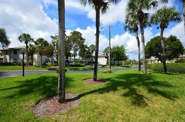 $2,300 | 7944 Eastlake Drive, Unit D, Boca Raton, FL 33433