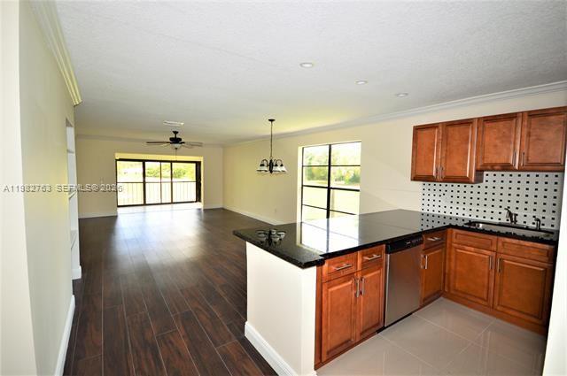 7944 Eastlake Drive, Unit D Boca Raton, FL 33433 - Photo 4 of 21
