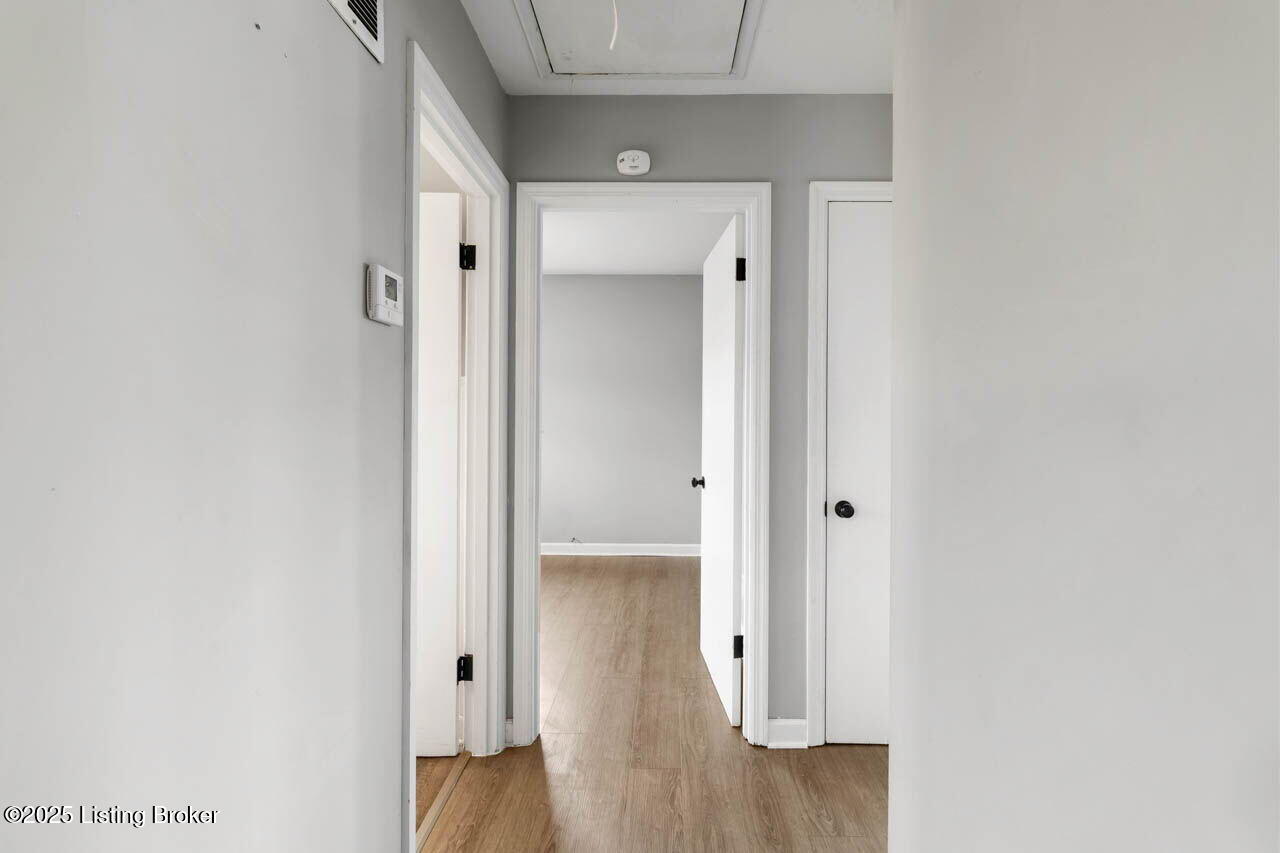 227 Cedar Grove Road Shepherdsville, KY 40165 - Photo 15 of 31 Hallway