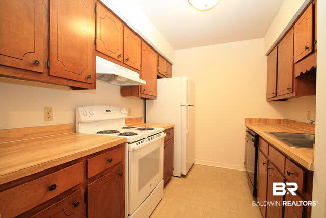 512 Lake Forest Boulevard, Unit F221 Daphne, AL 36526 - Photo 4 of 14