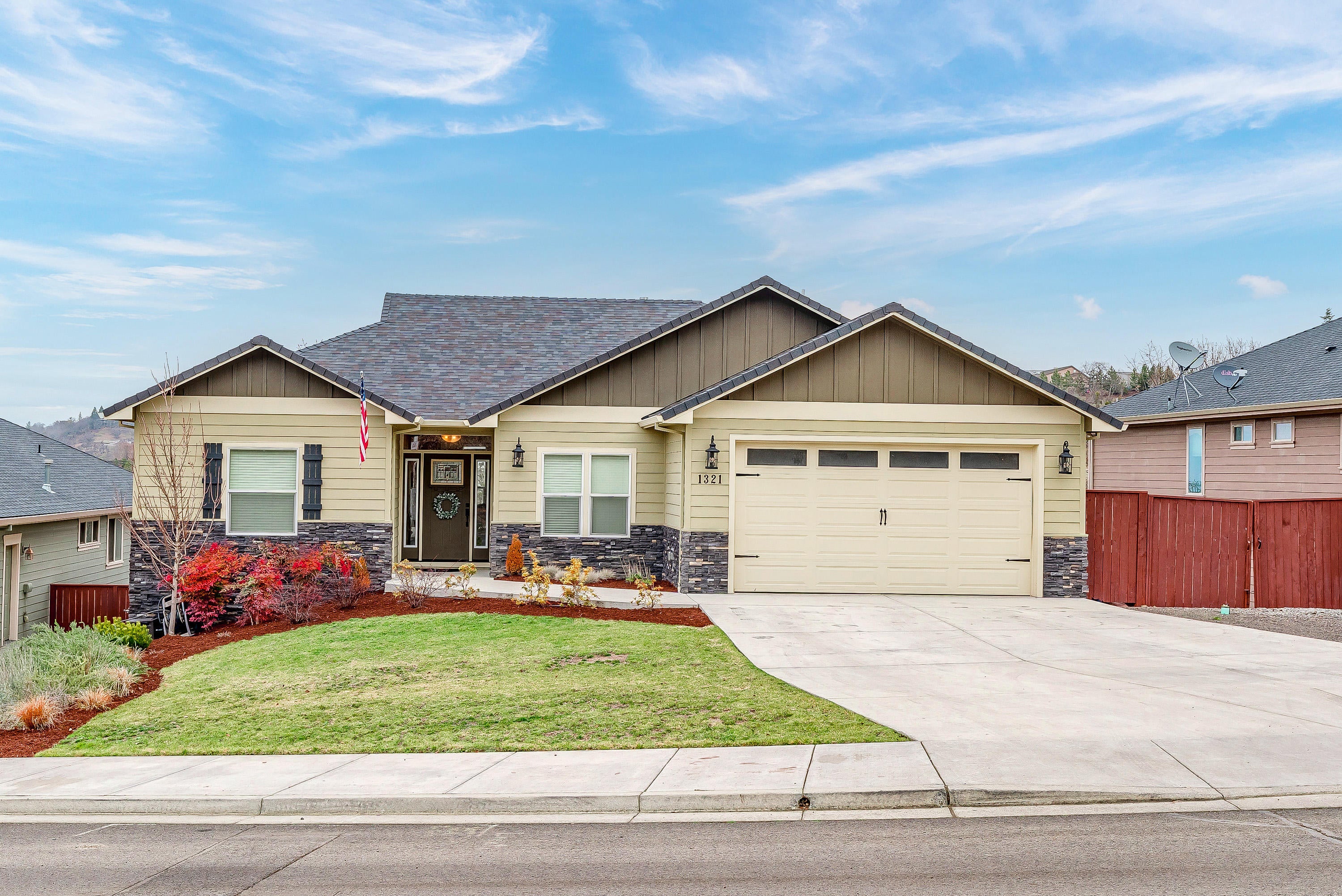 1321 Poppy Ridge Drive Eagle Point, OR 97524 - Photo 1 of 49 PR(2)