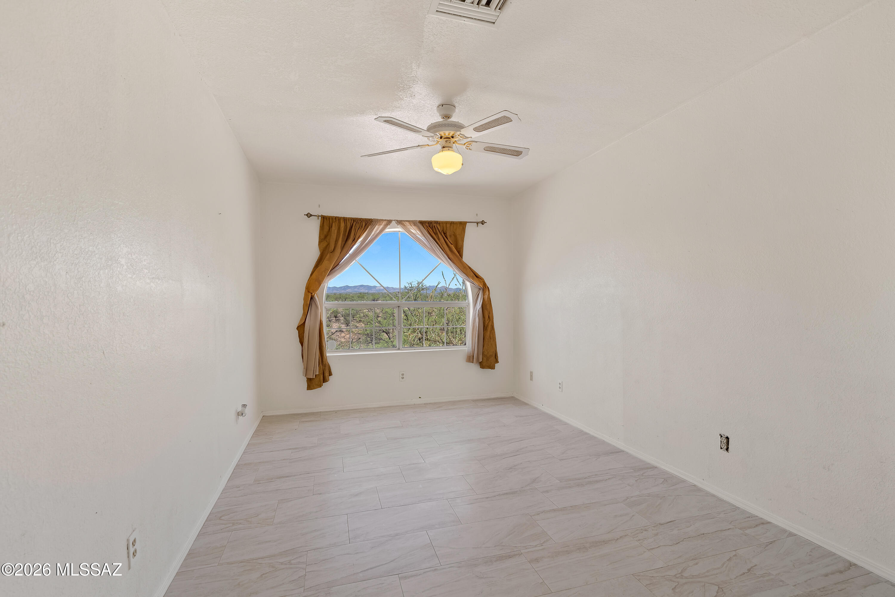 1027 Acaso Court Rio Rico, AZ 85648 - Photo 31 of 50 2 Interiors-28