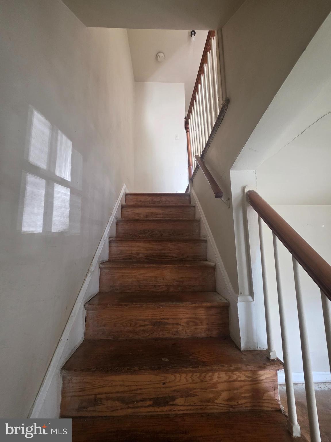 5933 Leith Walk Baltimore, MD 21239 - Photo 10 of 28 a view of entryway