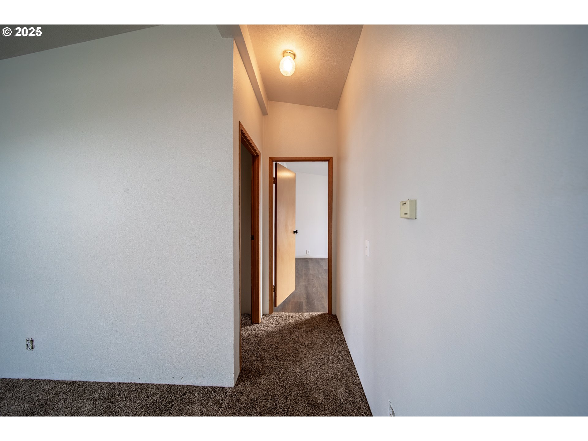 1413 Hawthorne Avenue Reedsport, OR 97467 - Photo 18 of 32 a view of a livingroom and a bathroom with a sink