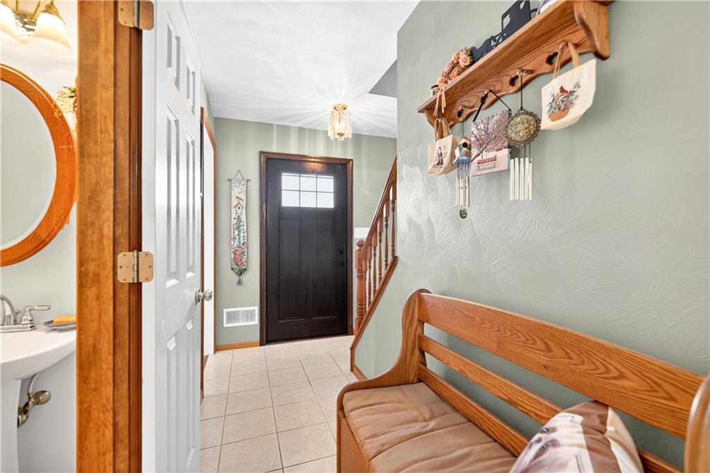 112 Circle Drive Irwin, PA 15642 - Photo 18 of 46