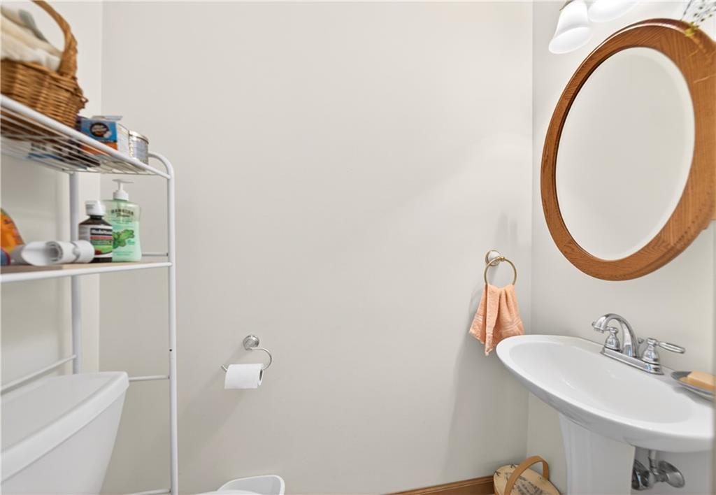 112 Circle Drive Irwin, PA 15642 - Photo 19 of 46 FIRST FLOOR