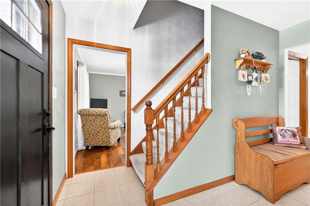 112 Circle Drive Irwin, PA 15642 - Photo 3 of 46