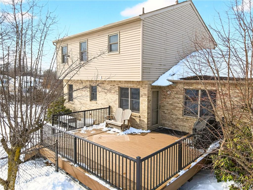 112 Circle Drive Irwin, PA 15642 - Photo 33 of 46 TIMBER TECH floors and rails 2021