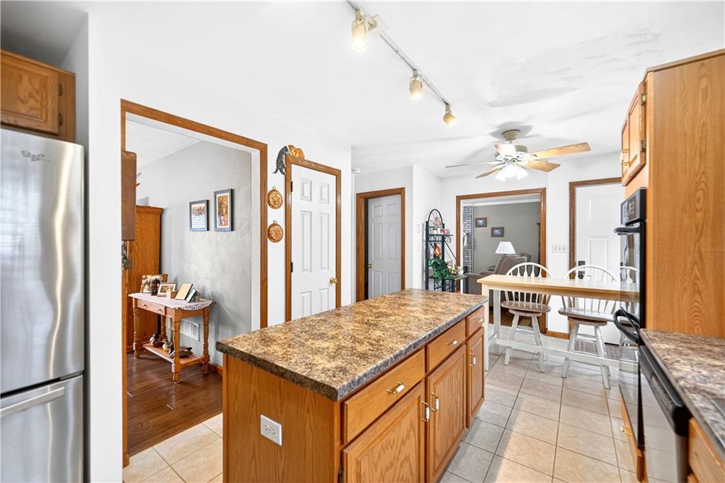 112 Circle Drive Irwin, PA 15642 - Photo 10 of 46 PANTRY