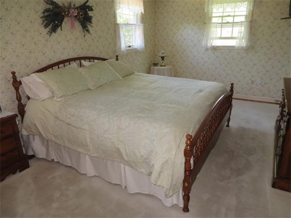 19 Oak Hill Road Greenfield, MA 01301 - Photo 8 of 14 Gallery Image 8