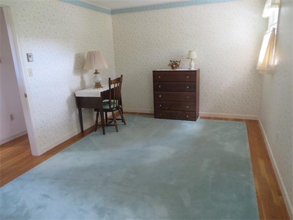 19 Oak Hill Road Greenfield, MA 01301 - Photo 9 of 14 Gallery Image 9