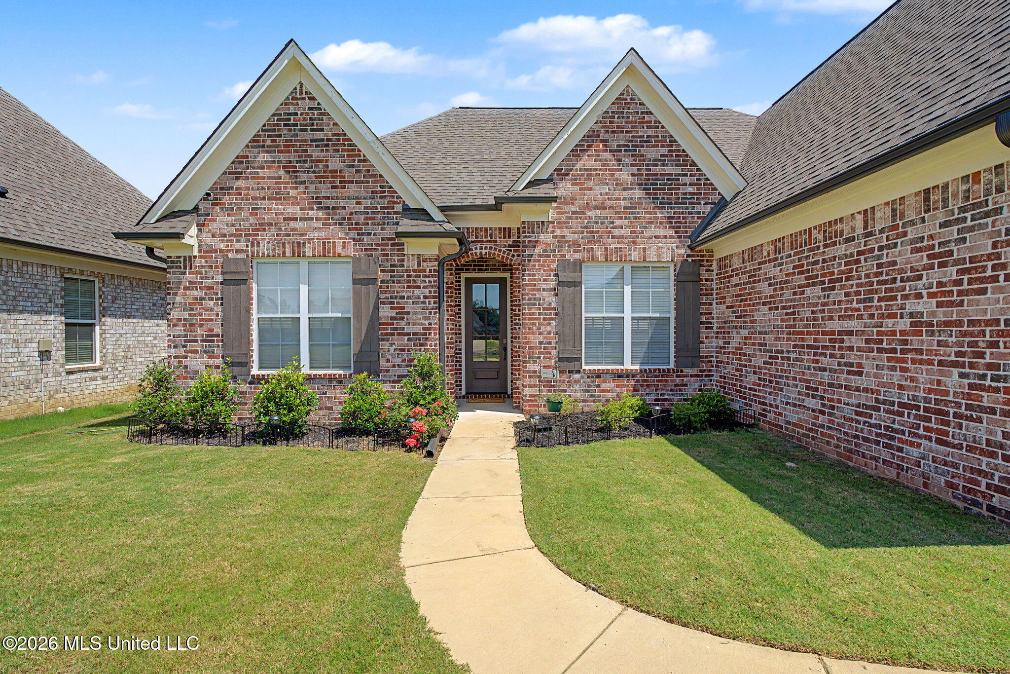1614 Fall Gdn Drive Hernando, MS 38632 - Photo 8 of 56 Front
