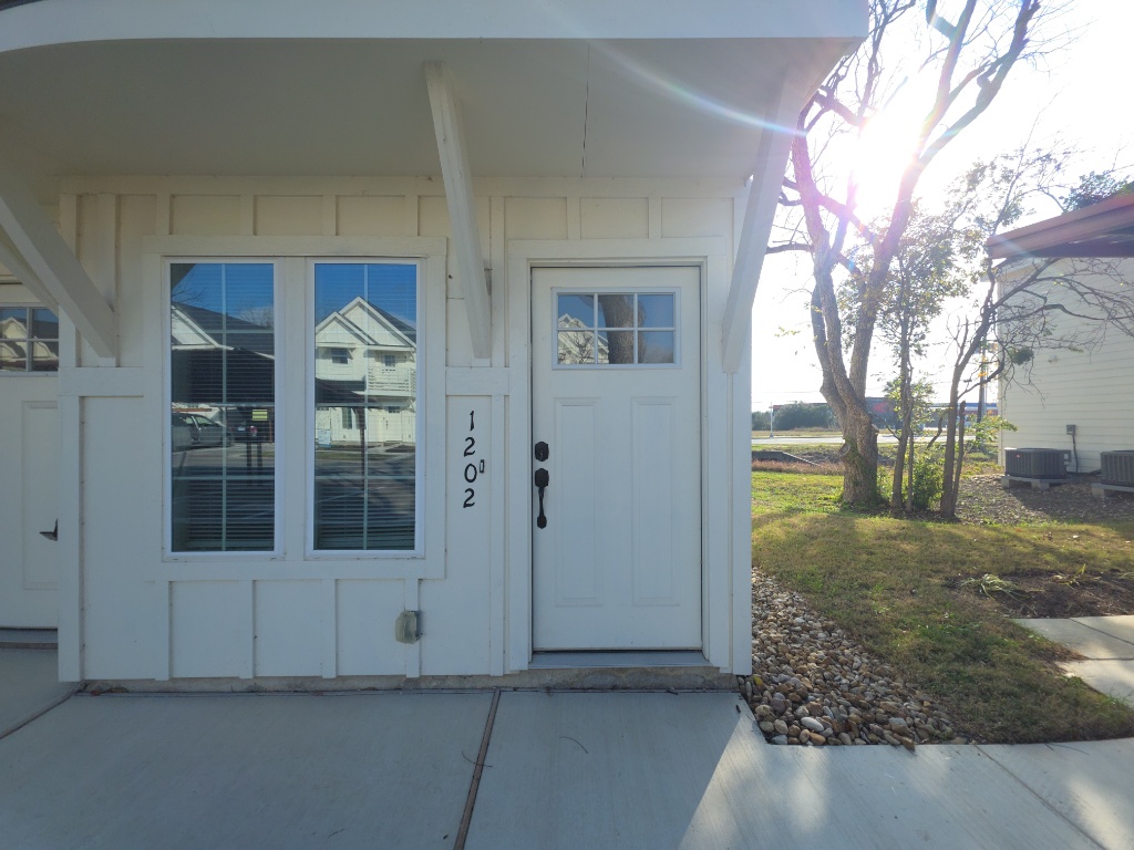 2002 West 2nd Street, Unit 1202 Taylor, TX 76574 - Photo 2 of 15 Entrance to unit