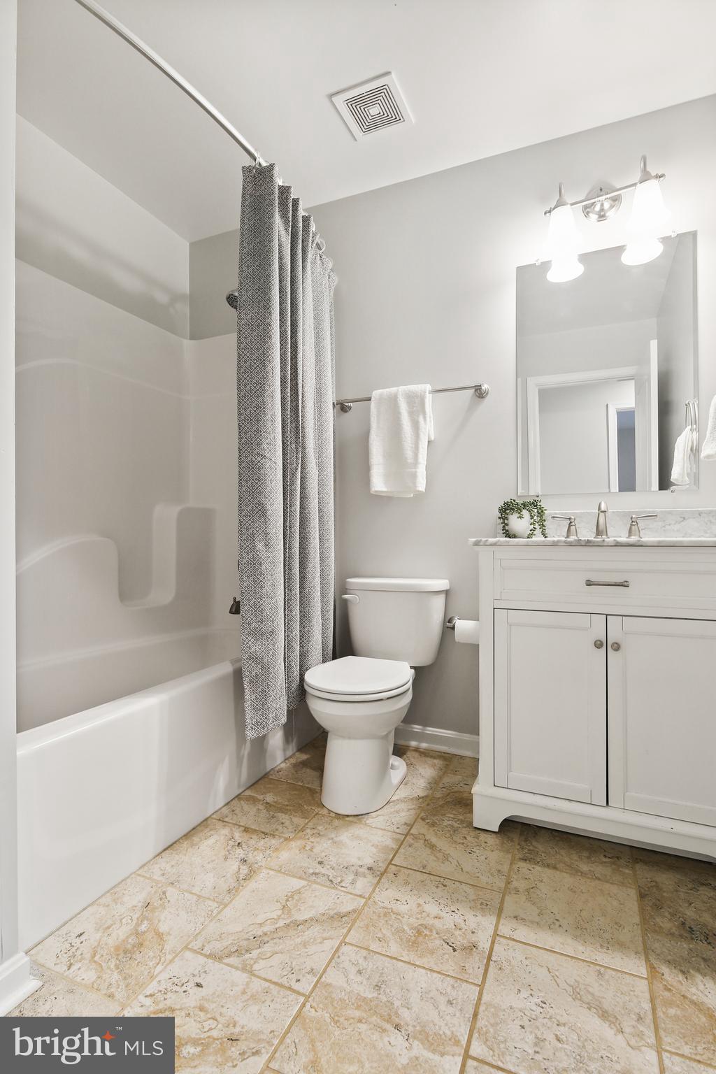 617 Cedar Hill Road Baltimore, MD 21225 - Photo 23 of 38 Main Level Full Bath w/ Tile Floor