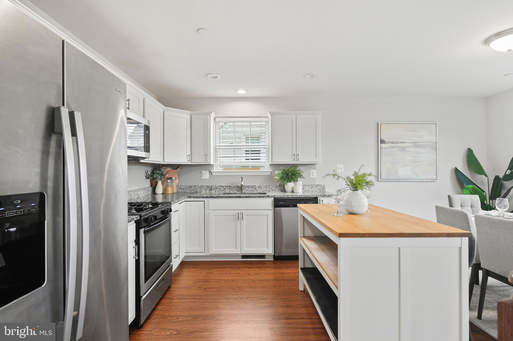 617 Cedar Hill Road Baltimore, MD 21225 - Photo 3 of 38 Kitchen w/ Stainless Steel Appliances