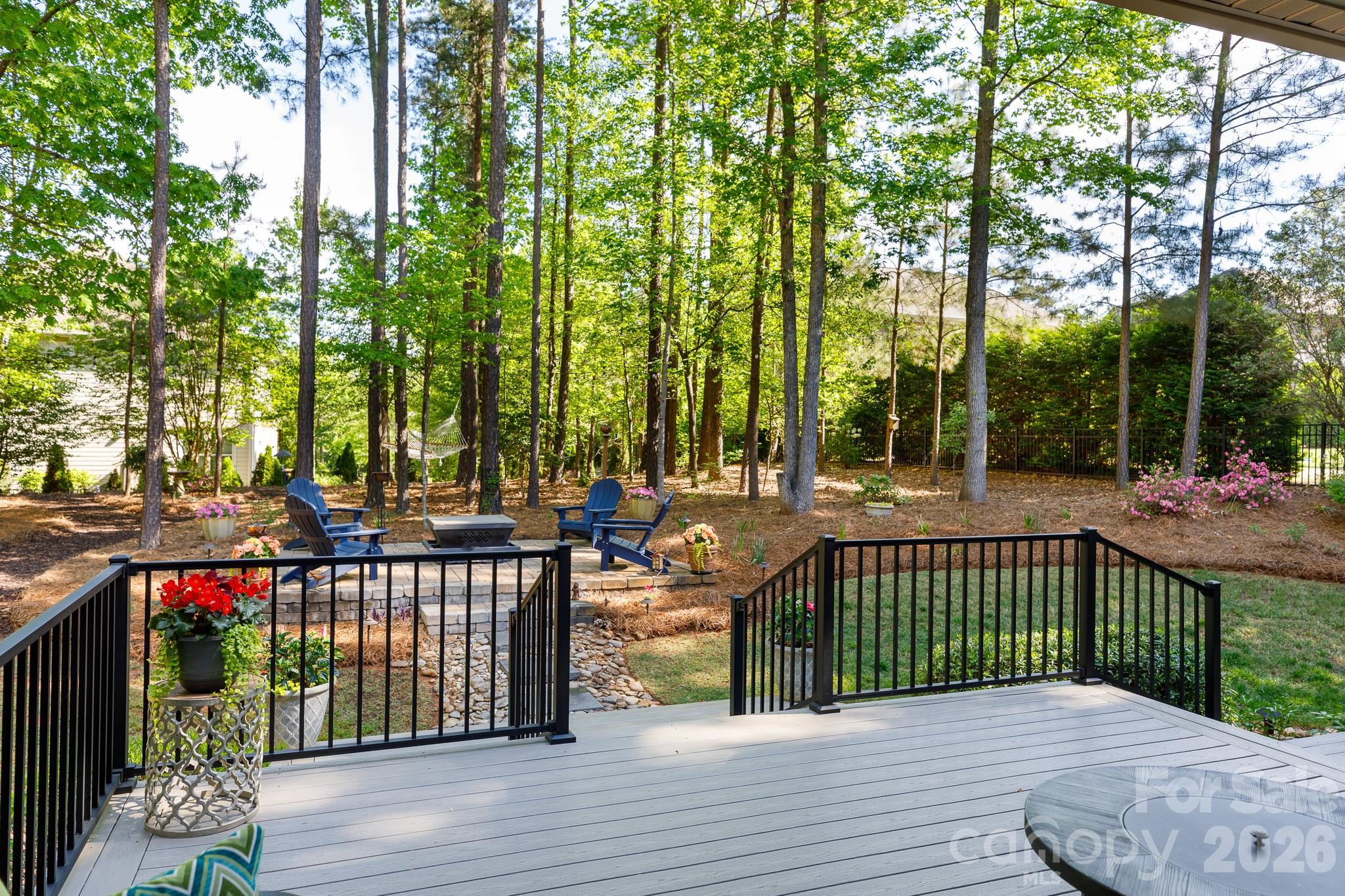 6704 Montgomery Road Lake Wylie, SC 29710 - Photo 31 of 41