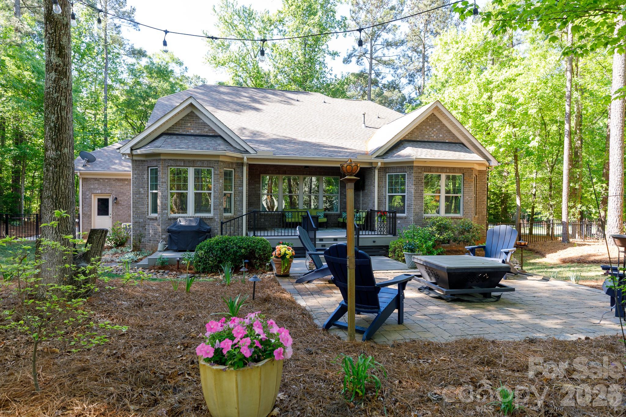 6704 Montgomery Road Lake Wylie, SC 29710 - Photo 36 of 41