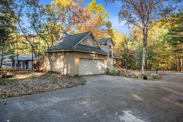 $415,000 | 6317 Cheyenne Road, Pentwater, MI 49449