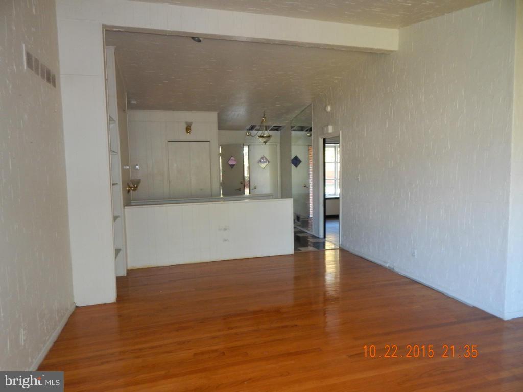 3306 Kenjac Road Baltimore, MD 21244 - Photo 3 of 29 Living Room