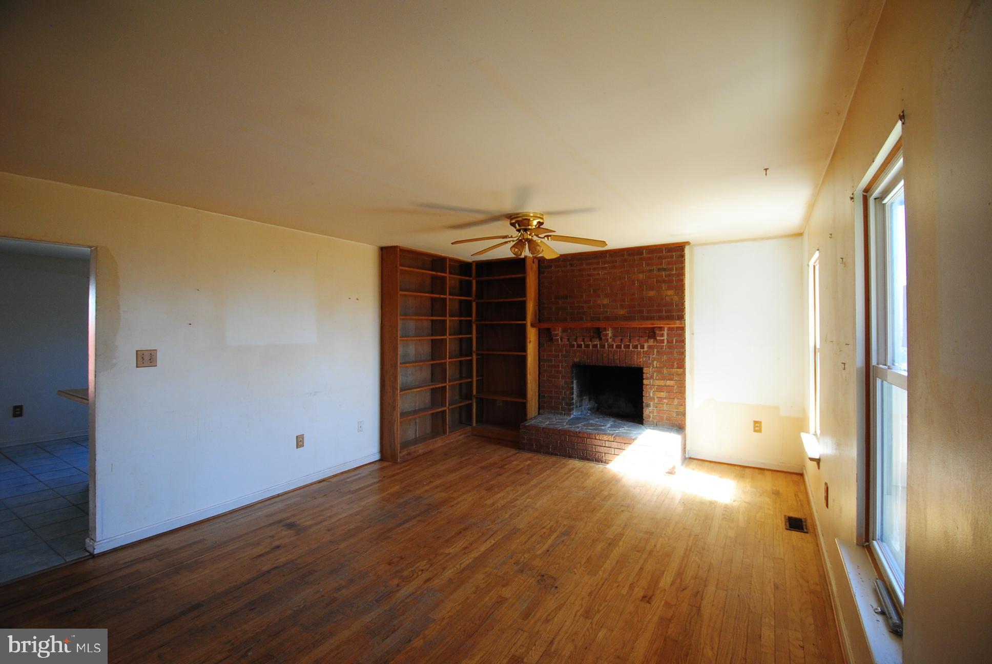 135 Ridge Drive Chester Gap, VA 22623 - Photo 12 of 29 Gallery Image 12