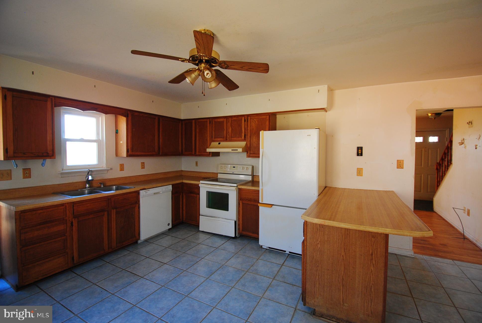 135 Ridge Drive Chester Gap, VA 22623 - Photo 14 of 29 Gallery Image 14